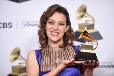 Gaby Moreno disfruta las mieles de su primer Grammy con el lanzamiento de “Dusk”