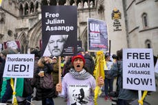 Abogados de EEUU defienden ante corte británica que Assange enfrente cargos de espionaje