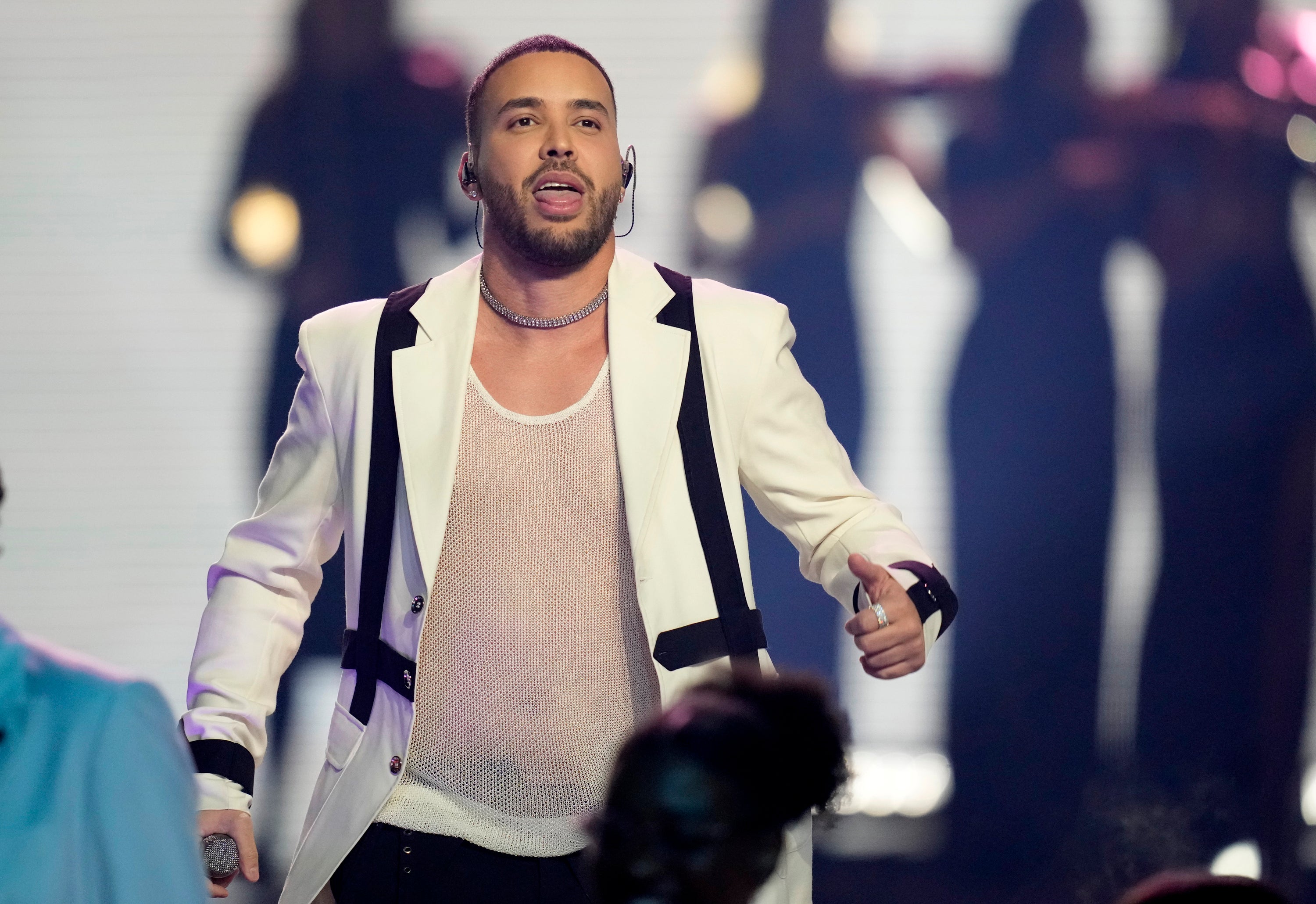 Tras un periodo de cambios, Prince Royce deja una “Llamada perdida”