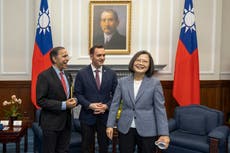 Congresistas de EEUU elogian la democracia de Taiwán en visita que atraerá escrutinio chino