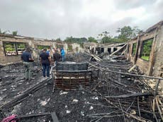 Guyana: Padres de 2 menores que sobrevivieron a incendio en dormitorio demandan al gobierno