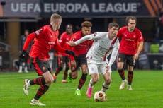 AC Milan avanza a octavos de la Liga Europa pese a derrota ante Rennes