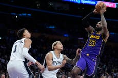 LeBron produce 30 puntos y Lakers se imponen 123-118 a Spurs