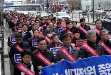 Corea del Sur pone el jueves como límite para que los médicos en prácticas abandonen su huelga