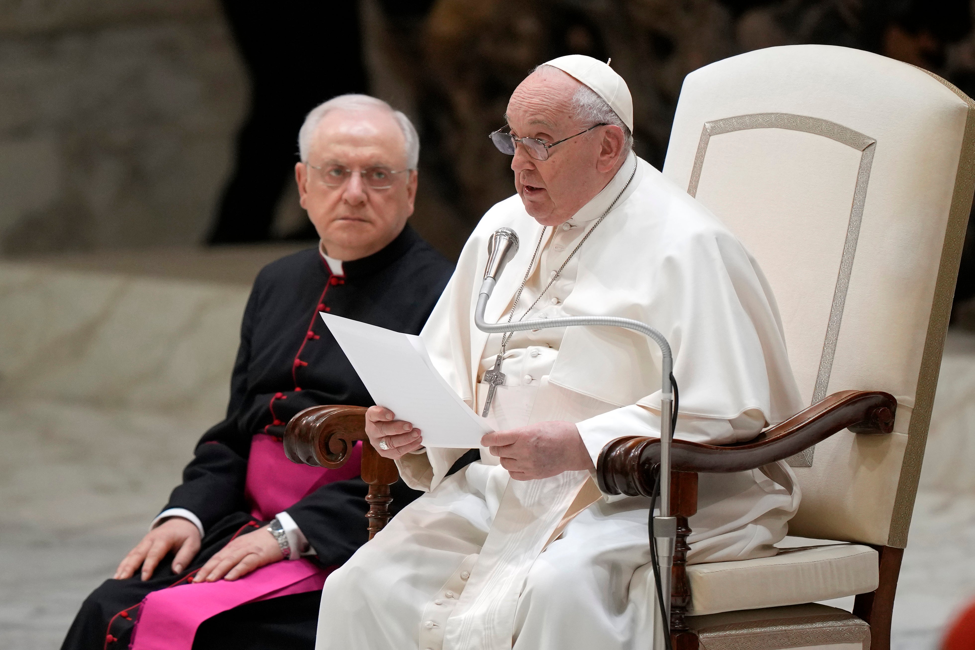 El papa Francisco pronuncia su discurso durante su audiencia general semanal en el Salón Pablo VI