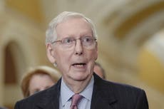 El líder republicano Mitch McConnell dejará su puesto en el Senado
