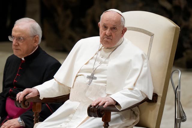 <p>El papa Francisco pronuncia su discurso durante su audiencia general semanal en el Salón Pablo VI</p>
