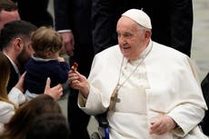Obispo español reprende a sacerdotes que bromearon sobre desear que el papa vaya pronto al cielo