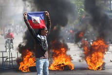 Policía de Haití dice que los nuevos ataques sobrepasaron a sus agentes