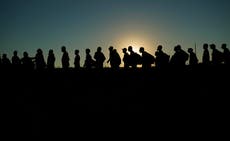 Permiso condicional humanitario para migrantes enfrenta dura prueba en elecciones de 2024 en EEUU