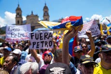 AP Explica: qué buscan las marchas de inconformes con el gobierno de Gustavo Petro en Colombia