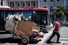 Paran choferes de decenas de líneas de autobuses de Buenos Aires y se recalienta el malestar social