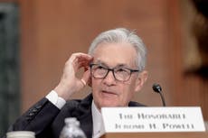 Powell: A fin de año se revisará la propuesta regulatoria que critican los bancos