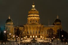 Cámara baja de Iowa aprueba proyecto de ley que penaliza muerte de nonatos pese a impactos sobre FIV
