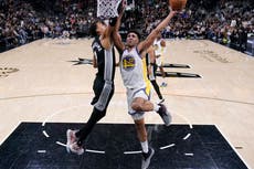 Kuminga y Thompson ayudan a los Warriors a superar 112-102 a los Spurs