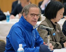 Jefe OIEA asegura a residentes que los vertidos de agua tratada de Fukushima son seguros