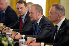 Polonia retirará a 50 embajadores nombrados por la administración anterior