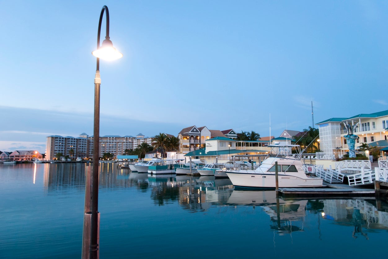 El Departamento de Estado de EE. UU. insta a los turistas estadounidenses a “actuar con precaución” en las Bahamas