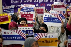 Senadores piden más visas para afganos que ayudaron a EEUU en Afganistán