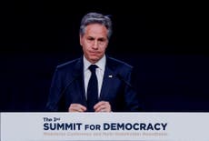 Blinken dice en una cumbre de democracia que la tecnología debe respaldar los valores democráticos