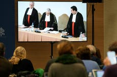 Fuertes críticas académicas al "juicio del siglo" en el Vaticano
