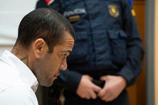 Corte española concede libertad bajo fianza a Dani Alves mientras apela su condena por violación