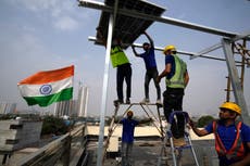 India impulsa la energía solar en techos con el deseo de que la población adopte energías limpias