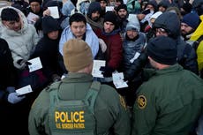 Detenciones por cruzar ilegalmente la frontera sur de EEUU aumentaron en febrero, según la CBP