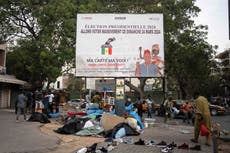 Abren las urnas en las ajustadas elecciones en Senegal tras meses de inestabilidad