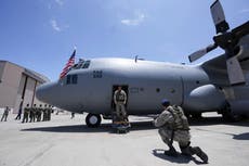 EEUU dona a Ecuador un avión militar Hércules frente a violencia de bandas ligadas al narcotráfico