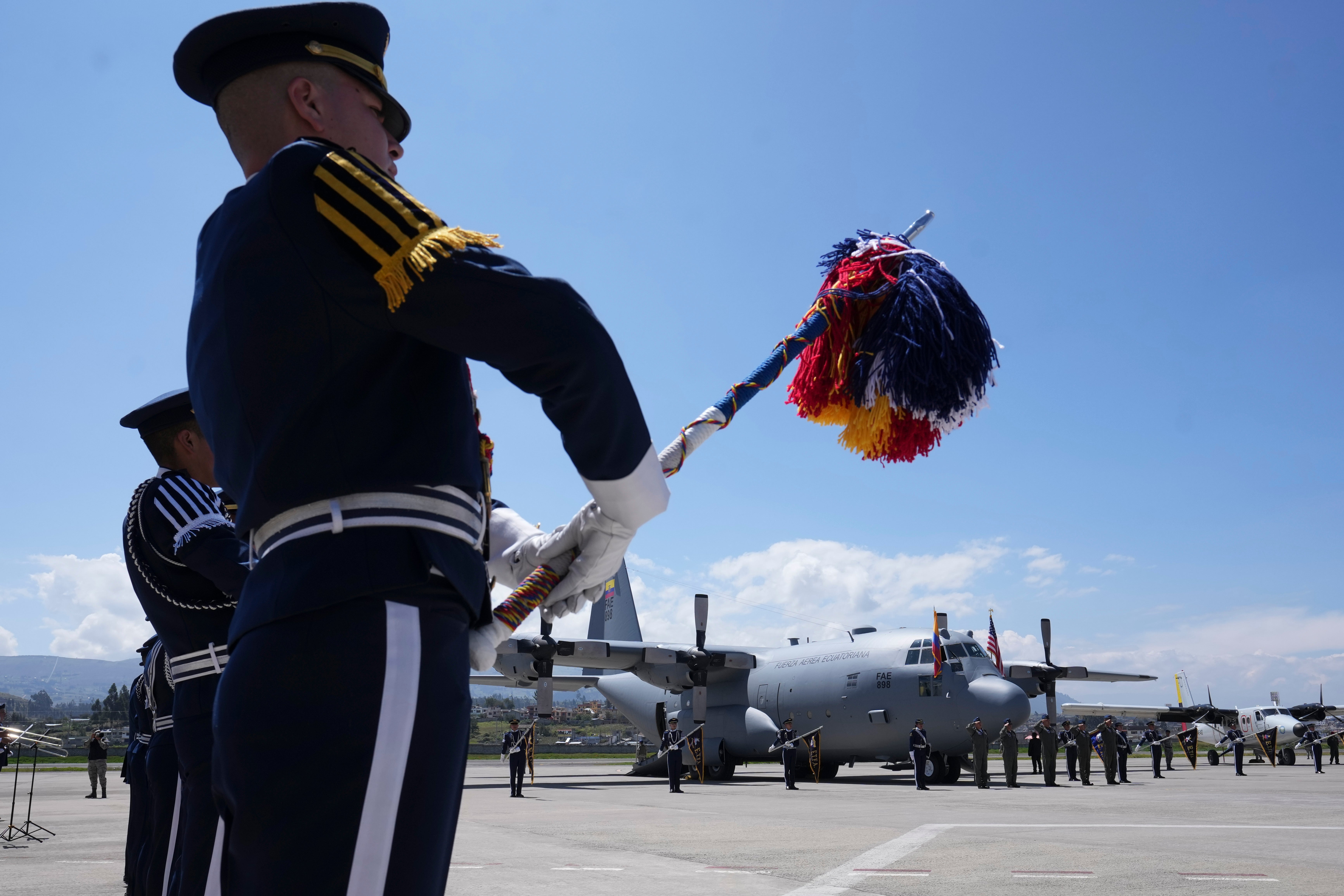 ECUADOR-EEUU DONACIÓN AVIÓN