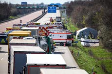 Un autobús se sale de una autopista en el este de Alemania y causa al menos 5 muertos