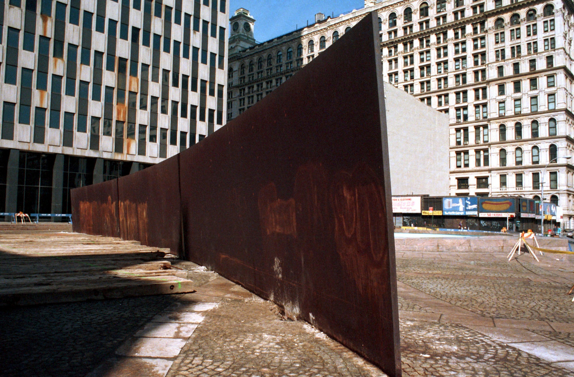 RICHARD SERRA-DECESO