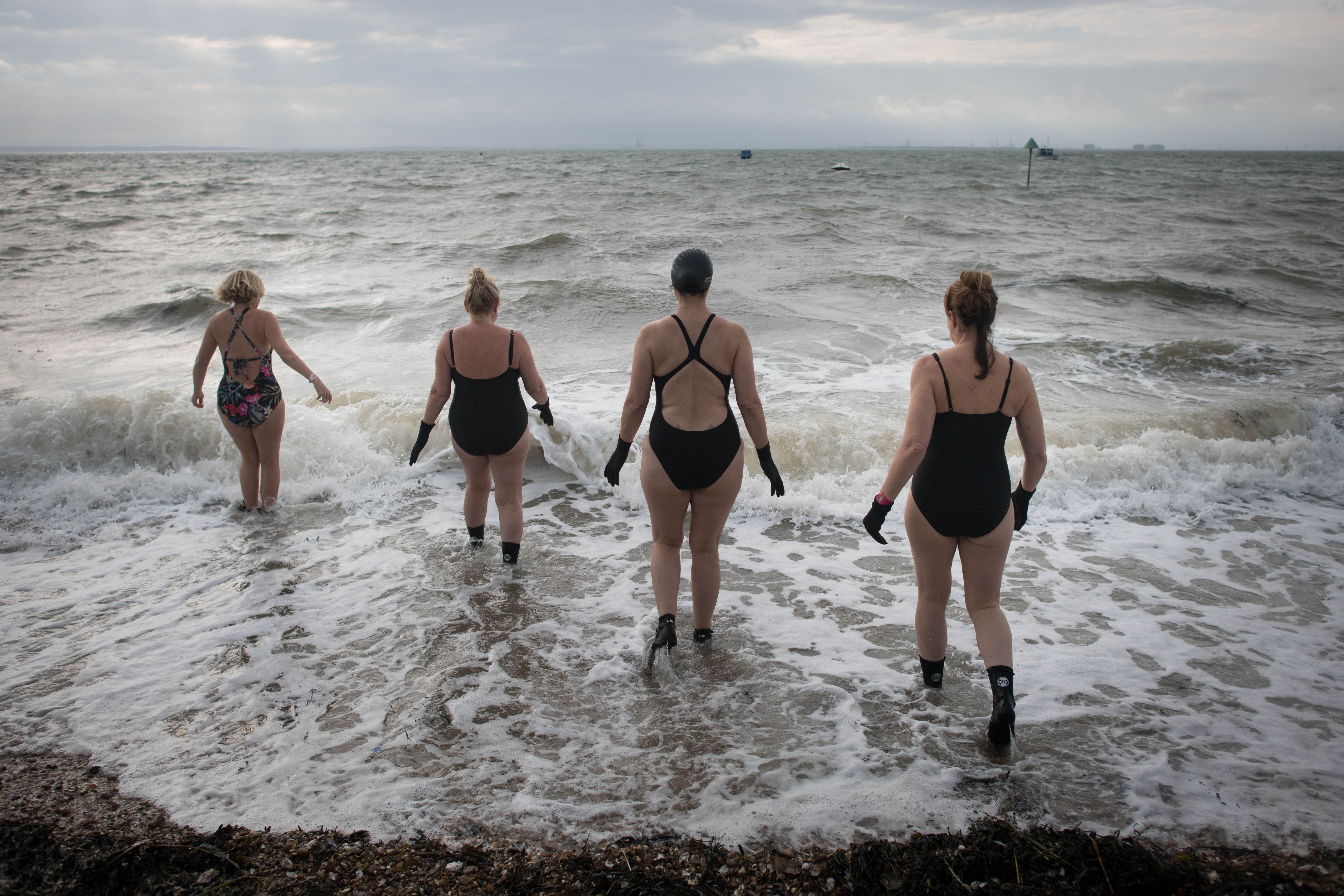 Nadadoras en Thorpe Bay, en la región de Essex, Inglaterra