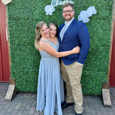 El esposo de la gemela siamesa Abby Hensel se enfrentó a una demanda de paternidad tras la boda
