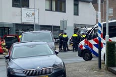 Policía reporta situación con varios rehenes en Holanda y desaloja casas cercanas