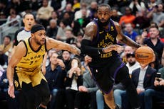 James consigue 23 puntos; Lakers derrotan a decaídos Raptors, 128-111