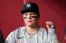Boone, manager de Yankees impone regla a Verdugo: una cadena por juego