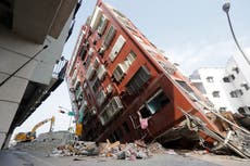 Rescatistas buscan a personas con las que se perdió contacto tras sismo en Taiwán