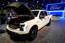 Ford posterga producción de 2 vehículos eléctricos ante ralentización de mercado en EEUU