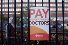 Médicos de alto nivel de Inglaterra alcanzan acuerdo salarial con el gobierno, dando fin a disputa