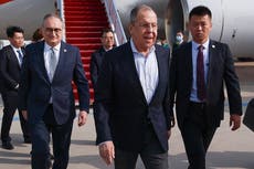 El ministro ruso de Exteriores visita Beijing para recalcar los lazos con su aliado político