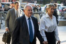 Senador Menendez y su esposa tendrán juicios por separado en proceso por sobornos