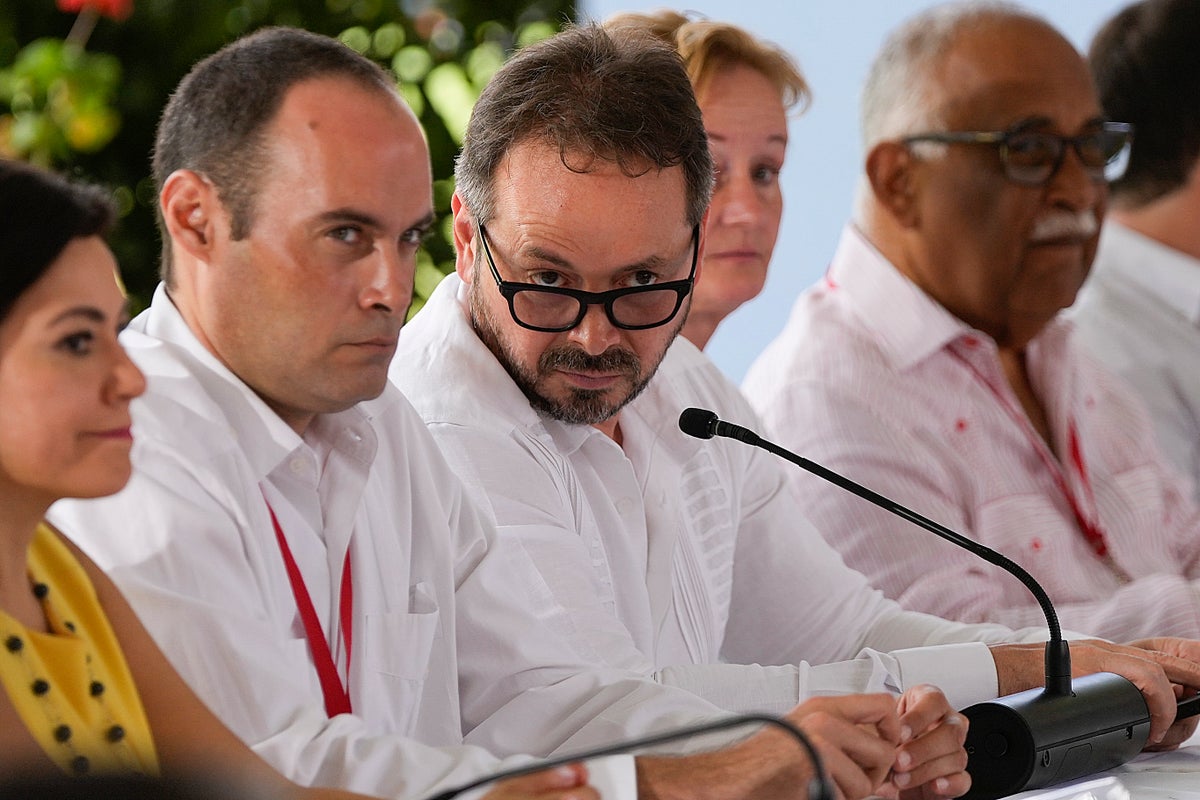 Gobierno de Colombia y guerrilla del ELN se reúnen en Caracas para ...