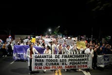 Estudiantes marchan en Paraguay y presionan por la gratuidad de las universidades