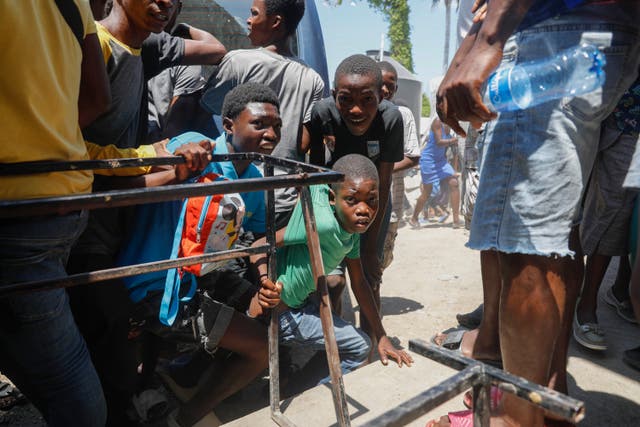 HAITÍ-SOBREVIVIENDO A LA VIOLENCIA