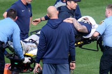 Junis, de Cerveceros, es llevado al hospital tras recibir batazo en el cuello en práctica de bateo