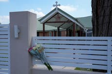 Policía australiana hace varios registros en una "gran operación" asociada al ataque a una iglesia