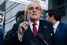 Arizona encausa a 18 en relación con comicios de 2020, incluidos Giuliani y Meadows