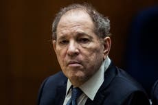 Tribunal de Nueva York anula condena por violación contra Harvey Weinstein